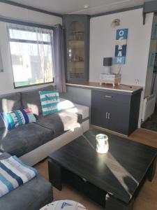Campings grand mobil home domaine La Lande : photos des chambres