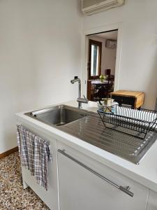 Casa Rossa vista canale