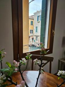 Casa Rossa vista canale