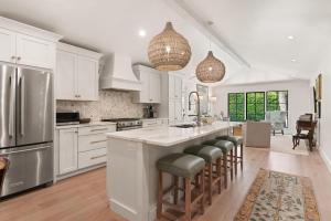 Park Cottage - 609 Oak Street