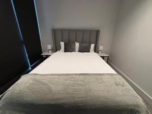 Paragon Apartment Penthouse Amazing Views, Spacious & Great Location