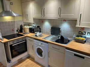 Two Bedroomed Holiday Cottage with Sea Views