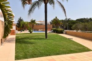 Dona Ana beach and pool, with elevator