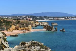 Dona Ana beach and pool, with elevator