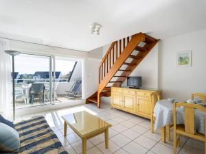 Appartement Duplex 50m² à Carnac avec Piscine Chauffée, Proche Plages pour 6 Personnes - FR-1-477-63