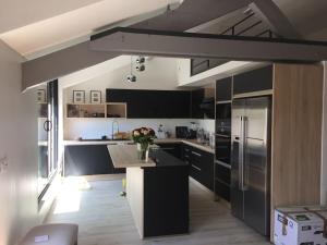 Appartements Superbe loft climatise avec terrasse a 4 km JO : photos des chambres