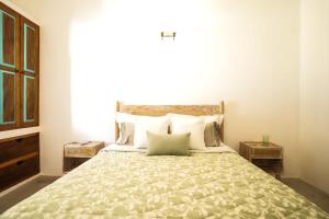 Summer House - Private villa close to International Airport BIA