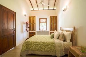 Summer House - Private villa close to International Airport BIA