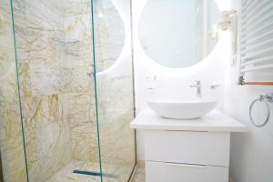 UNIVERSITATE-ELEGANT-Champagne gift