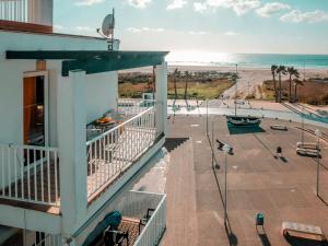 Santa Barbara B Beach front with terrace, sea view in and garage in Conil