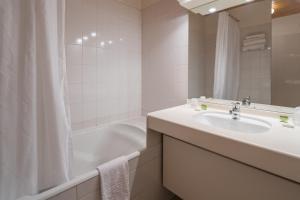 Hotels Le Bois Dormant-Hotel Restaurant & Spa Logis Hotel : Chambre Triple