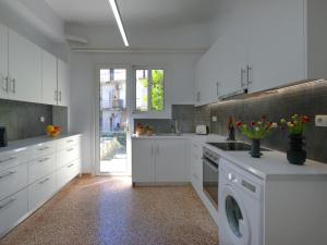 Stylish Sanctuary, Pangrati Gem Refurbished