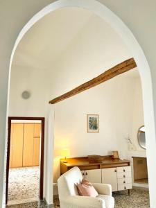 Casetta Bianca con Giardino img13