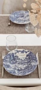 Joni & Joy Center Apartment