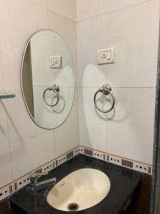 2BHK, Off Carter Rd, Bandra West