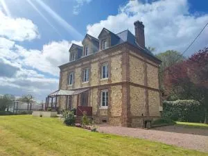 Maison de maître avec piscine - Saint-Benoît-dʼHérbertot