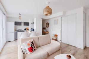 Appartements Charmant 2 pieces avec Terrasse Proche Transport : photos des chambres