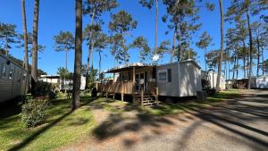 Sbvacances Entièrement équipé et tout confort grand 2ch avec suite parentale et 2 sdb dans camping 4 étoiles