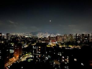 Luxury El Poblado Loft, relax in Medellins heart!