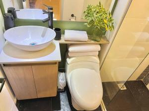 Luxury El Poblado Loft, relax in Medellins heart!