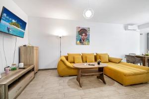 SeaSide - Pool & Spa Beach Resort