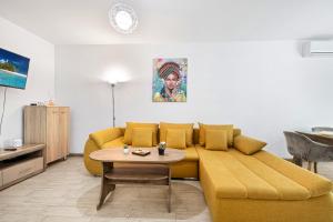 SeaSide - Pool & Spa Beach Resort