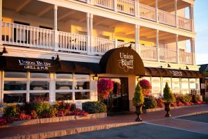 Bluff Hotel & Meeting House