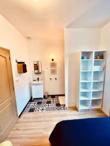 Appartements Jolie maison avec jardin au calme en ville : photos des chambres