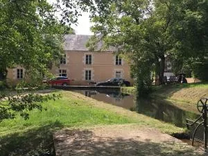 Joli 2P dans un moulin du Berry - 内尔河畔欧比尼