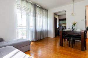 Wrocław Apartment - Balcony, Park and Tram nearby - by Rentujemy