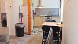 El Dino in country cathare*PRO*Oc Keys011