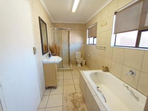 OR Tambo Stay Unit 4