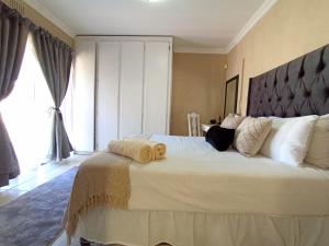 OR Tambo Stay Unit 4