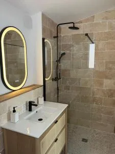 Great Room 29 - Veyrines