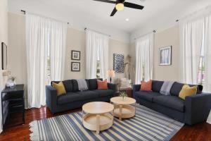 Marigny BD Surrounded by Music Food and Art