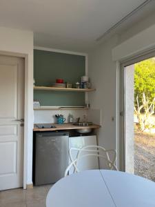 Appartements Appartement dans villa, parking, acces piscine : photos des chambres