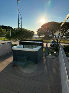 Floating house Sunset Joy 
