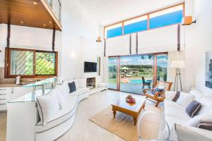 The Sani Jewels, Villa Urania with pool