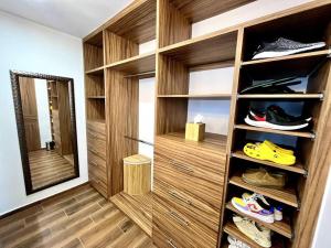 Heavenly new townhouse wjacuzzi near the beach