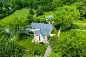 Stone Manor Boutique Inn - Britain