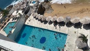 Torres Gemelas Suite VIP Frontal 607