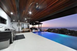 15 Kara - Luxurious Home With Million Dollar Views