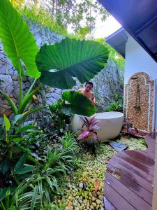 Dốc Chill villa view núi, 3PN, biệt lập riêng khu, bể bơi vô cực, gần Ba Vì, Hà Nội