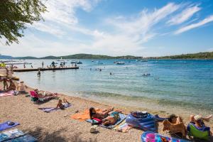 Apartments with a parking space Srima - Vodice, Vodice - 22994 