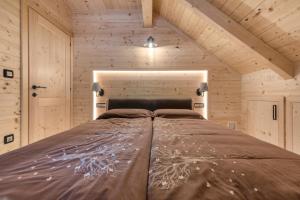 Holiday house with a swimming pool Brod na Kupi, Gorski kotar - 23012