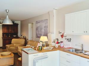 Maisons de vacances Gite de Charme avec Jardin, Equipe pour Familles et Bebes, a 15km de Dunkerque et 3km de Bergues - FR-1-510-170 : photos des chambres