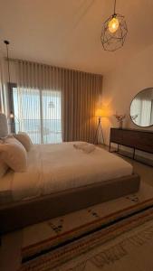 شقة فاخرة بإطلالة بحرية كاملة