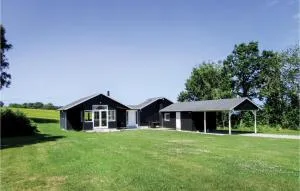 Three-Bedroom Holiday Home In Augustenborg - Ertebjerg Skov