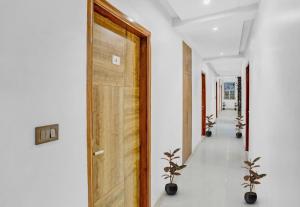 Capital O Hotel Moody Inn