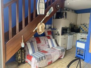 Appartements Duplex avec Jardin Prive pour 4 Pers. a 400m de la Plage - Merville-Franceville - FR-1-465-110 : photos des chambres